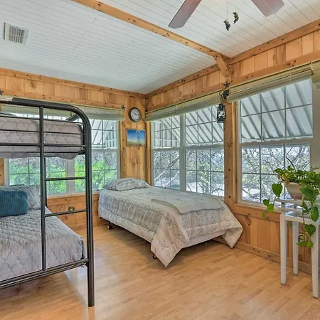 Charming Ingram Home With Yard And Furnished Patio!